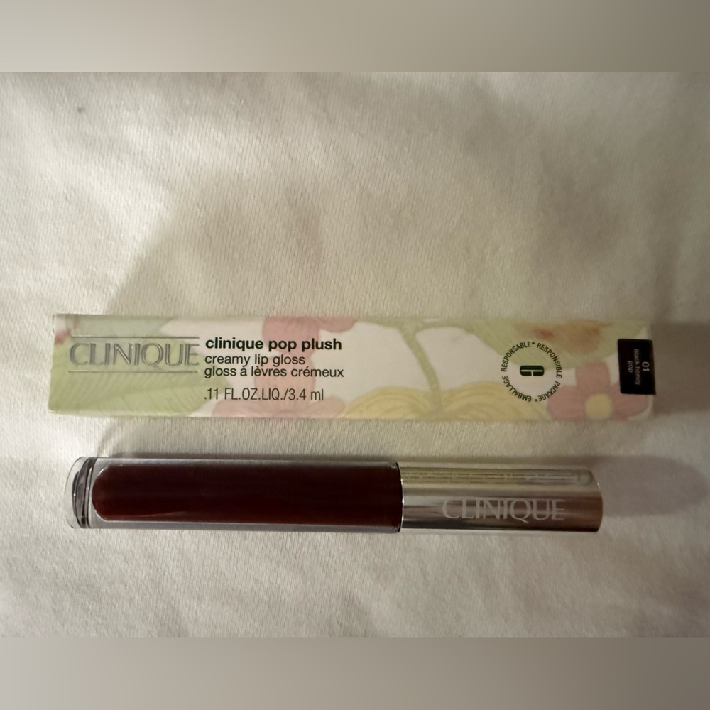 Clinique Pop Plush Gloss in Deep Red with Silver Cap